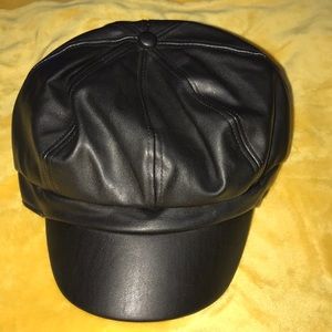 FOREVER 21 leather cabby hat | stretchy
